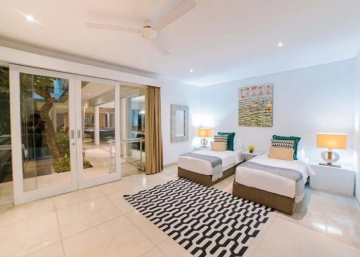 Villa Cassamia Bali - Spacious Luxury 5 Bedroom Villa *