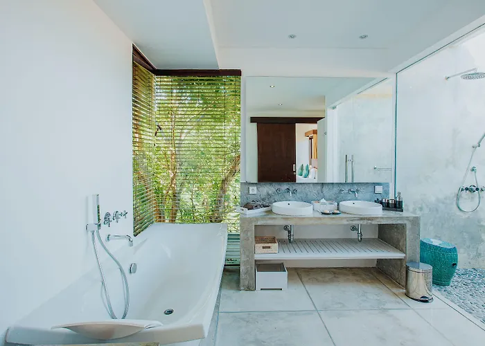 Villa Cassamia Bali - Spacious Luxury 5 Bedroom Villa