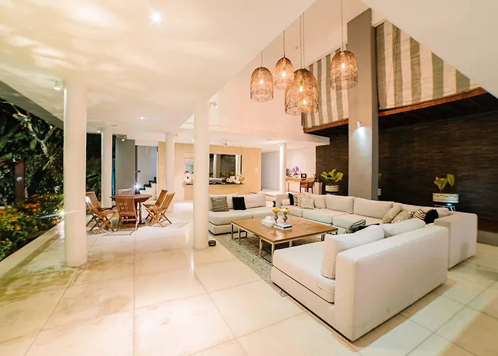 Villa Cassamia Bali - Spacious Luxury 5 Bedroom Villa Jimbaran (Bali)